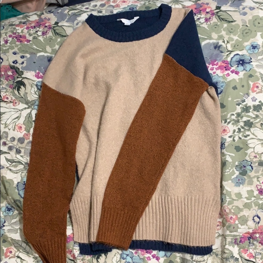 Tri-colored crew neck sweater